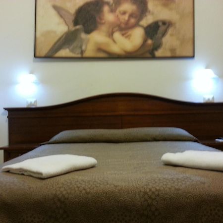 Guesthouse Alex II Roma Habitación foto